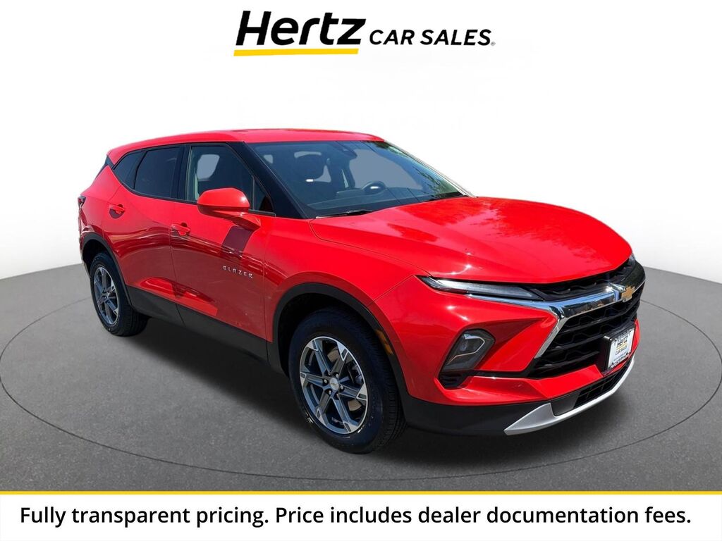 2025 Chevrolet Blazer LT — photo 1 of 13
