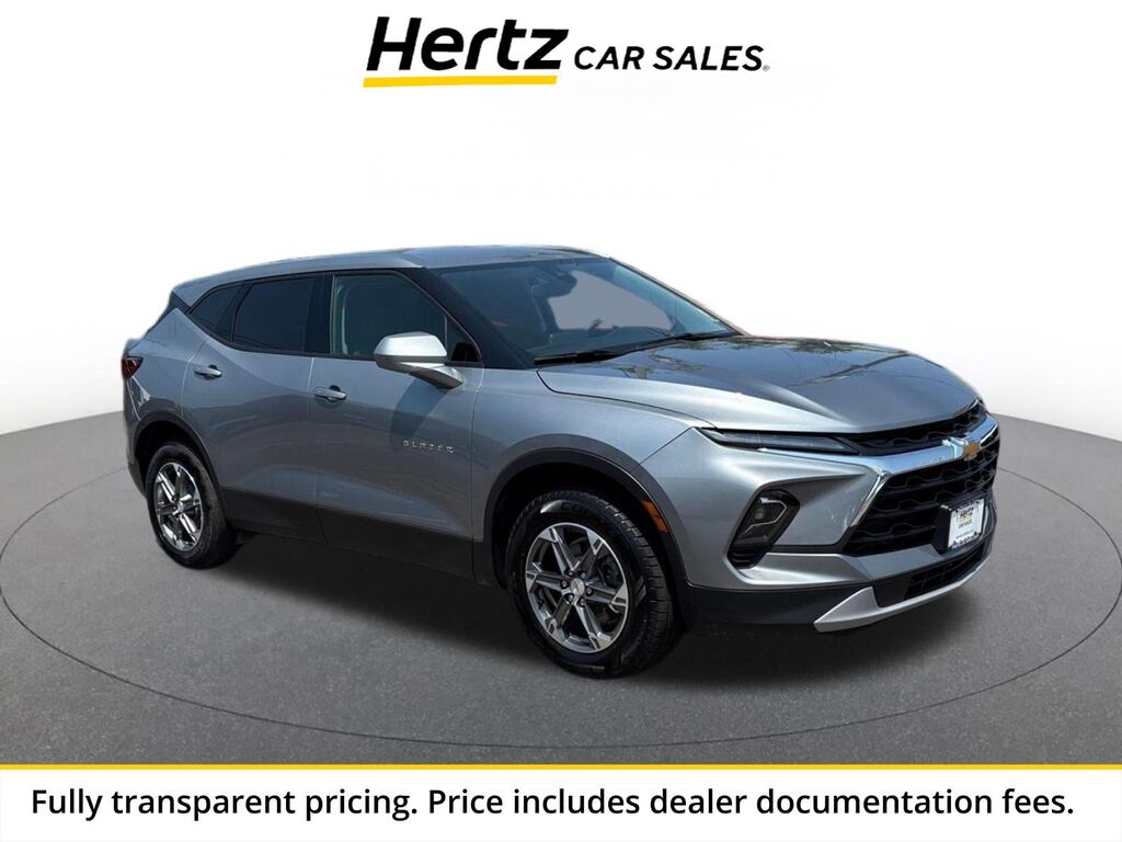 2025 Chevrolet Blazer LT — photo 1 of 13
