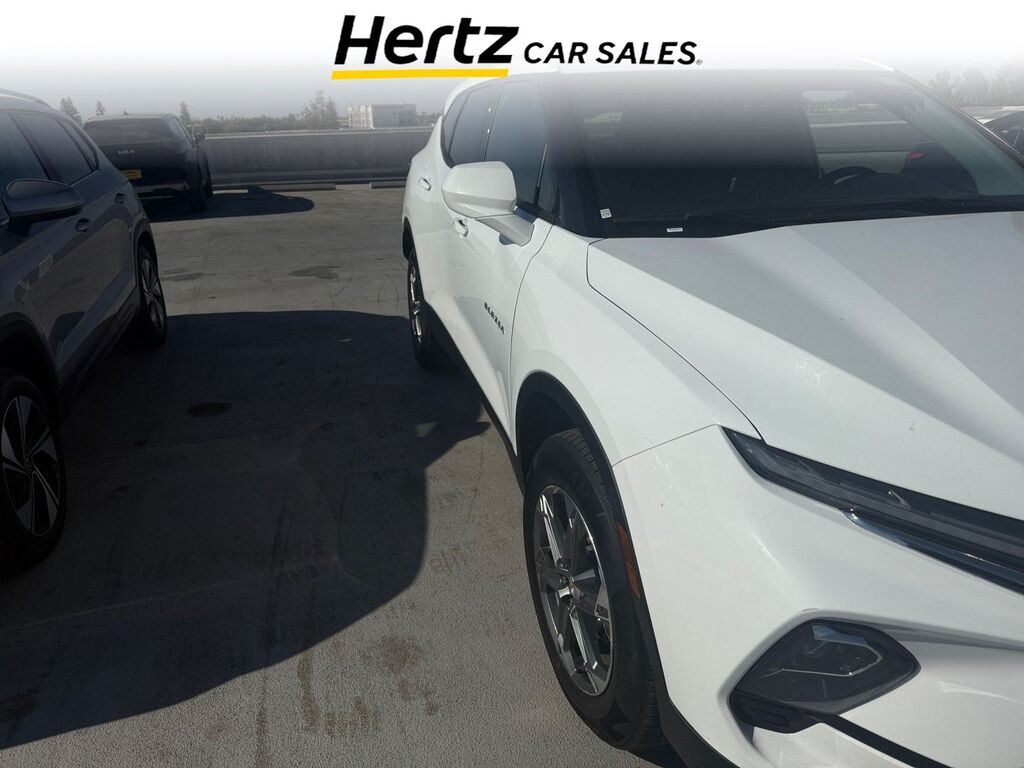 2025 Chevrolet Blazer LT — photo 1 of 23