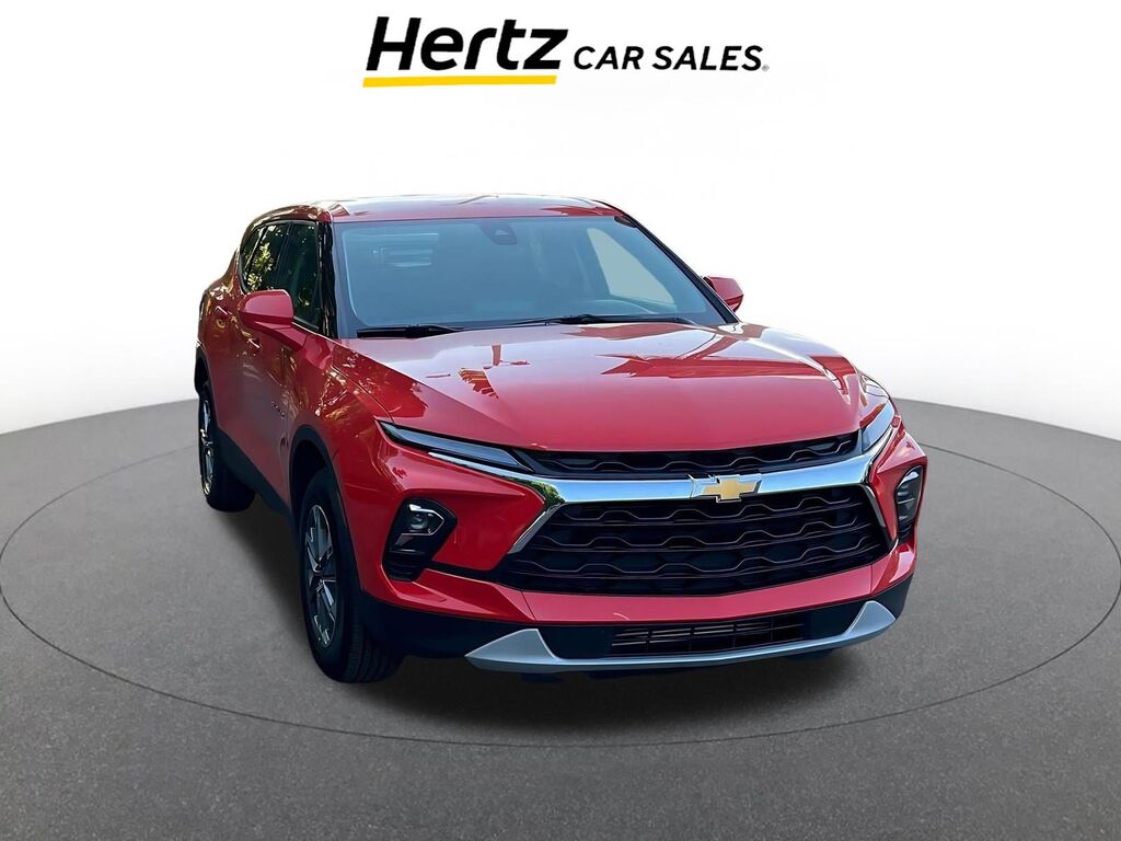 2025 Chevrolet Blazer LT — photo 1 of 13