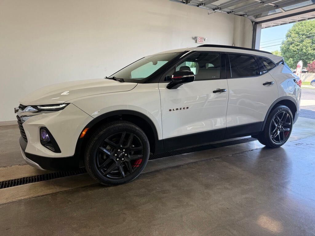 2020 Chevrolet Blazer LT — photo 1 of 3