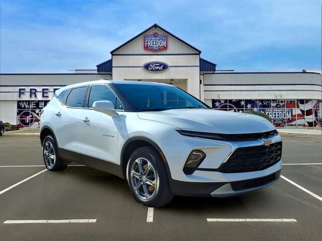 2024 Chevrolet Blazer LT — photo 1 of 13