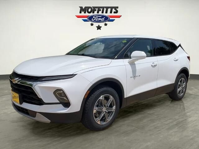 2023 Chevrolet Blazer LT — photo 1 of 26
