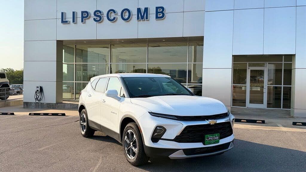 2025 Chevrolet Blazer LT — photo 1 of 2