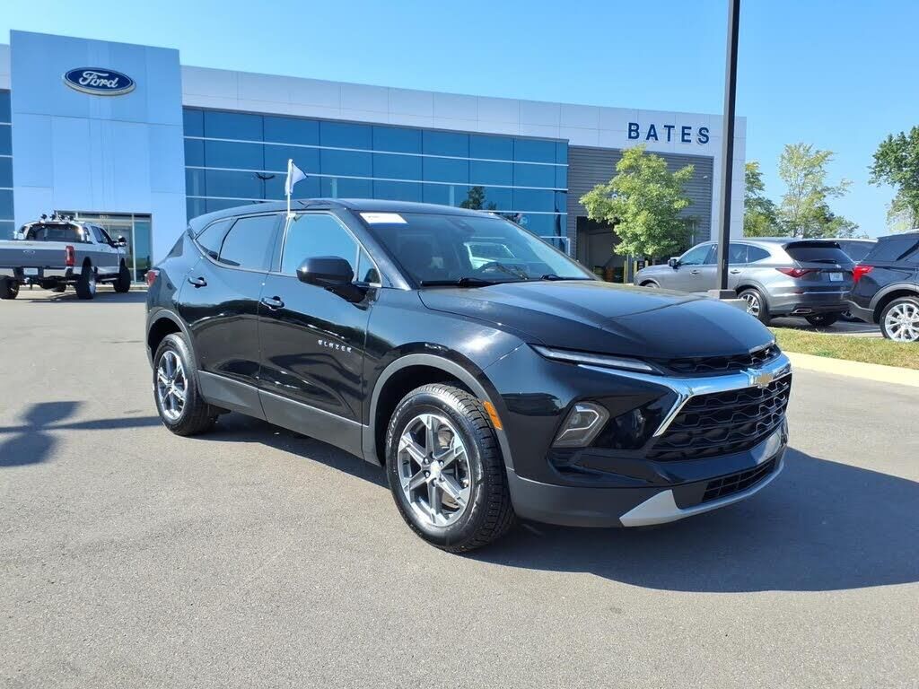 2025 Chevrolet Blazer LT — photo 1 of 1