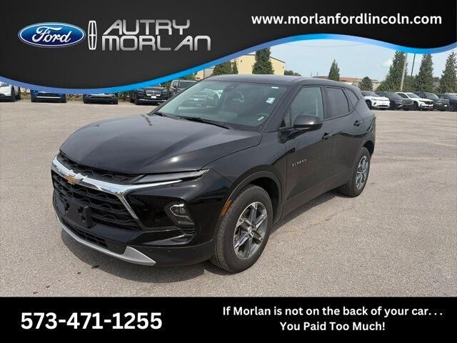2025 Chevrolet Blazer LT — photo 1 of 39