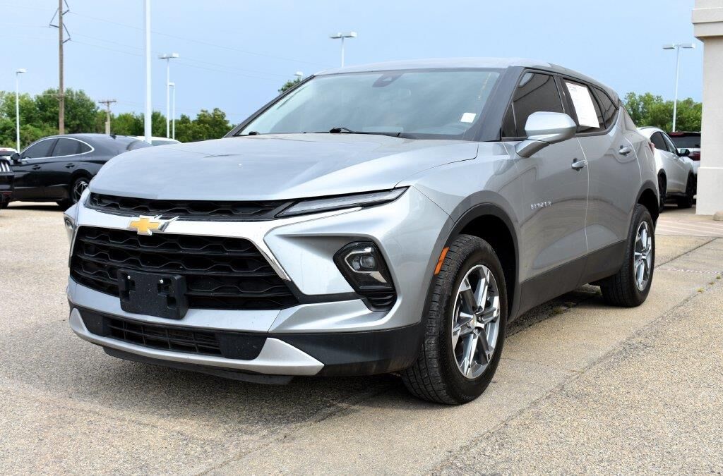 2023 Chevrolet Blazer LT — photo 1 of 13