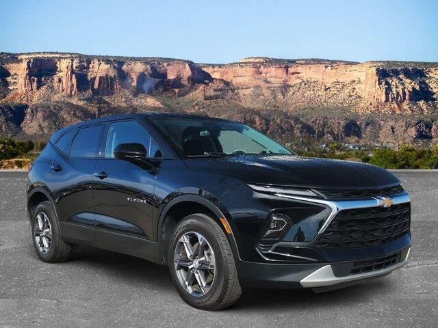 2025 Chevrolet Blazer LT — photo 1 of 26