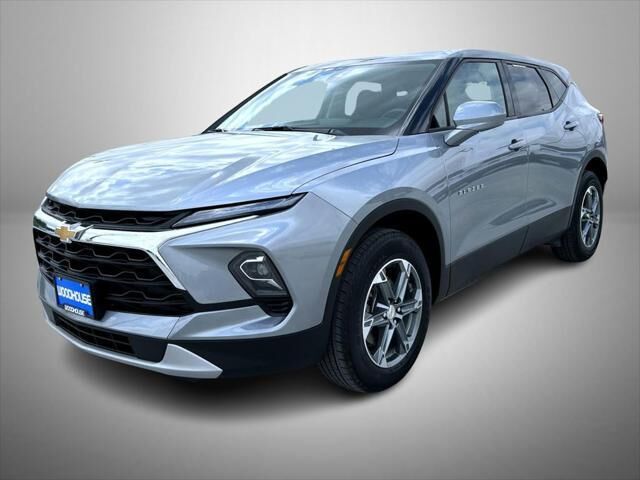 2025 Chevrolet Blazer LT — photo 1 of 15