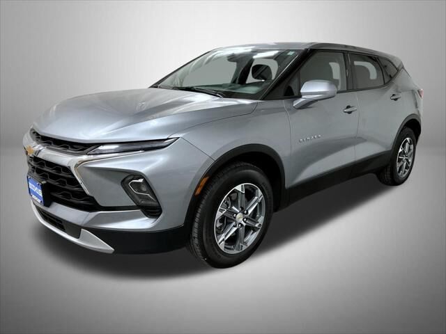 2025 Chevrolet Blazer LT — photo 1 of 26