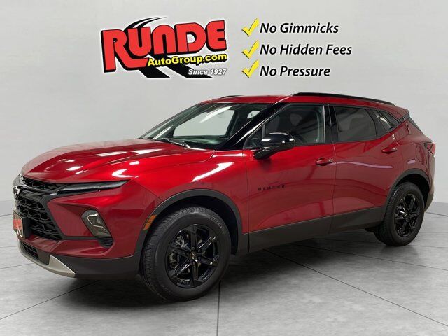 2023 Chevrolet Blazer LT — photo 1 of 12