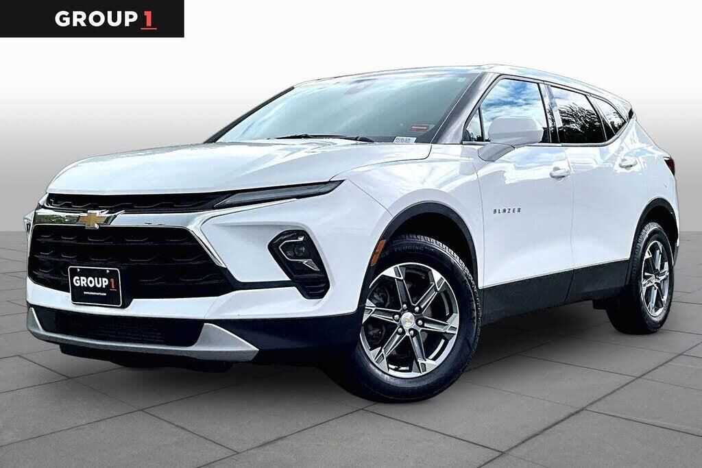 2024 Chevrolet Blazer LT — photo 1 of 1