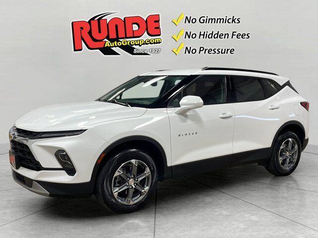 2023 Chevrolet Blazer LT — photo 1 of 13