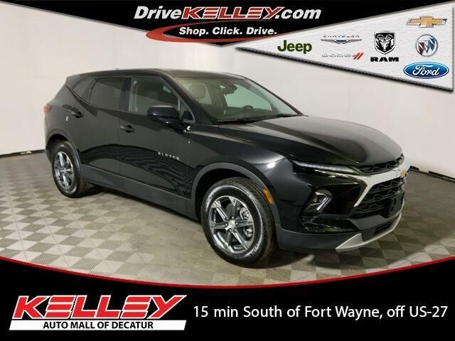 2025 Chevrolet Blazer LT — photo 1 of 13