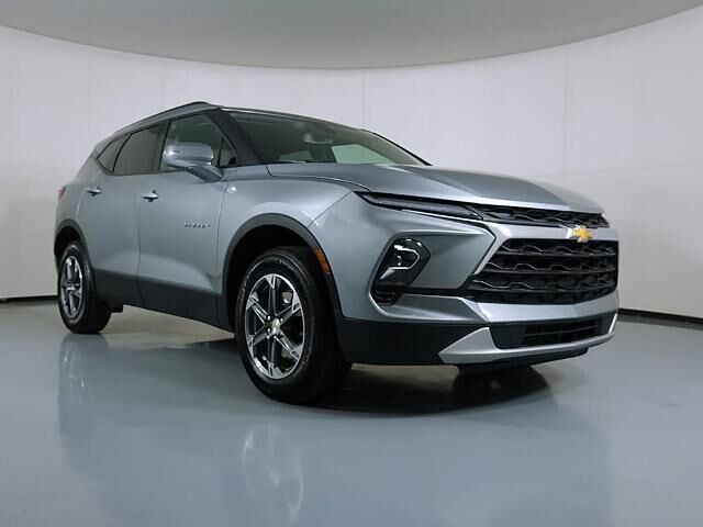 2024 Chevrolet Blazer LT — photo 1 of 13