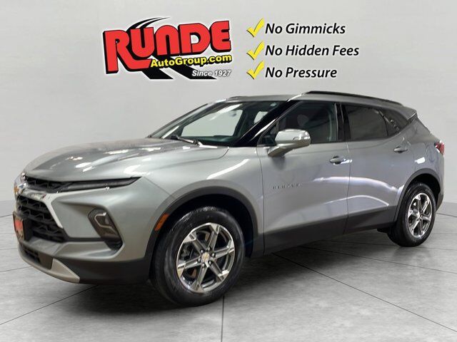 2023 Chevrolet Blazer LT — photo 1 of 12