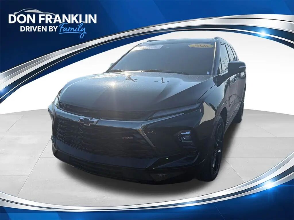 2025 Chevrolet Blazer RS — photo 1 of 13