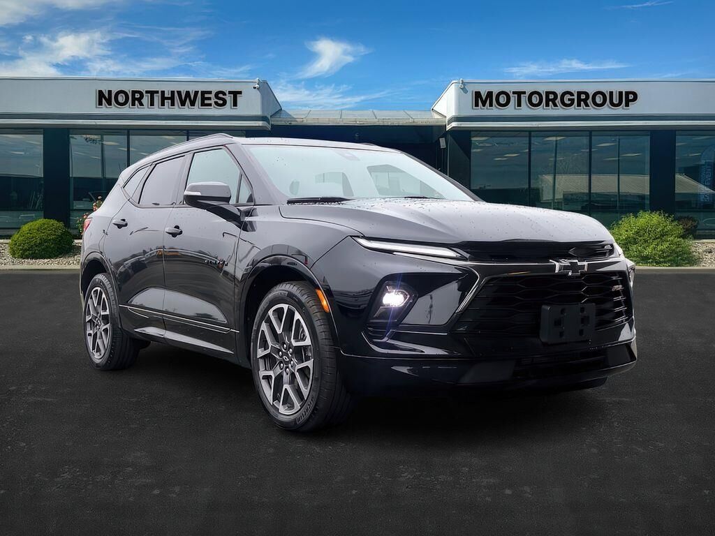 2025 Chevrolet Blazer RS — photo 1 of 47