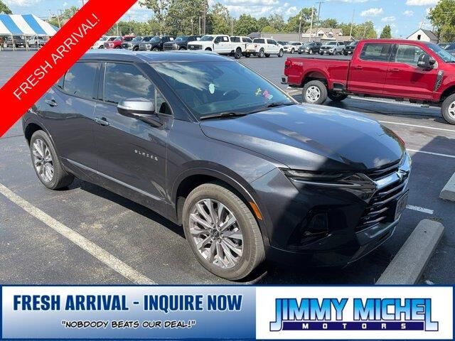 2022 Chevrolet Blazer Premier — photo 1 of 39