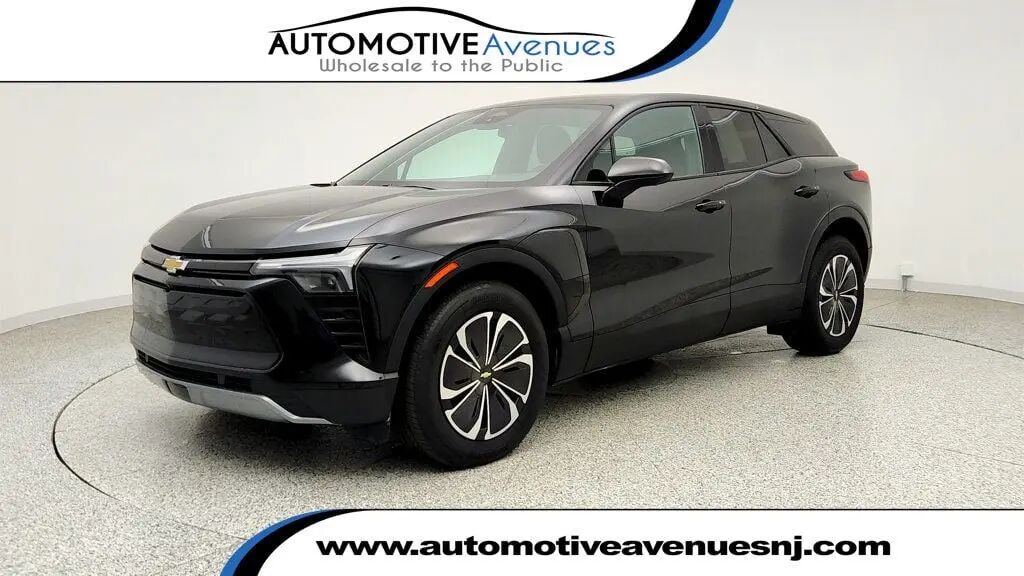2025 Chevrolet Blazer EV LT — photo 1 of 13