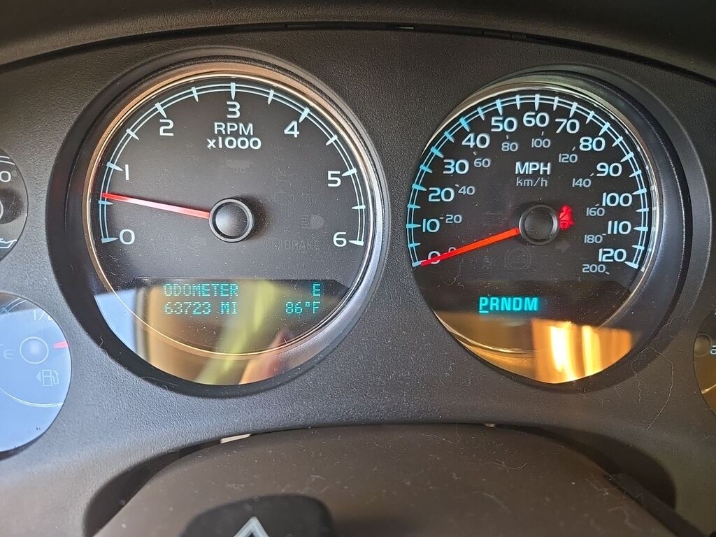 2012 Chevrolet Avalanche LTZ — photo 1 of 11