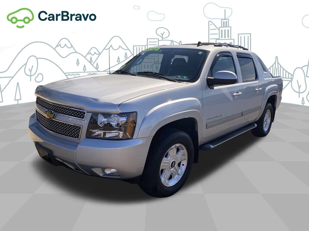 2013 Chevrolet Avalanche LT — photo 1 of 7