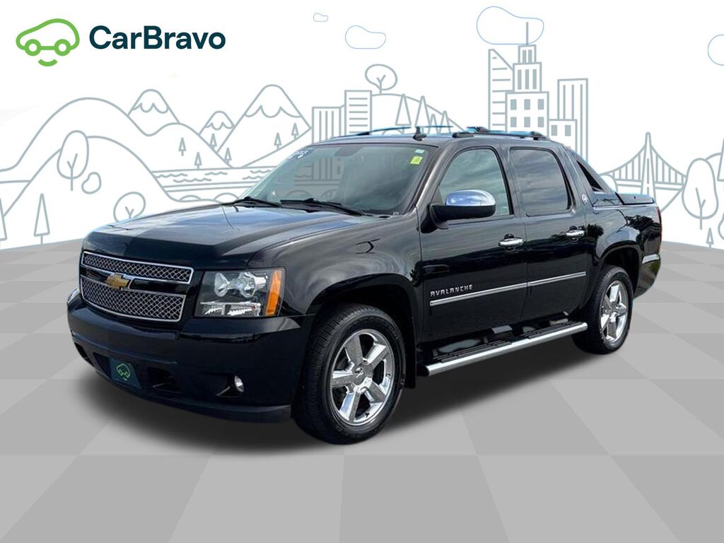 2013 Chevrolet Avalanche LTZ — photo 1 of 6