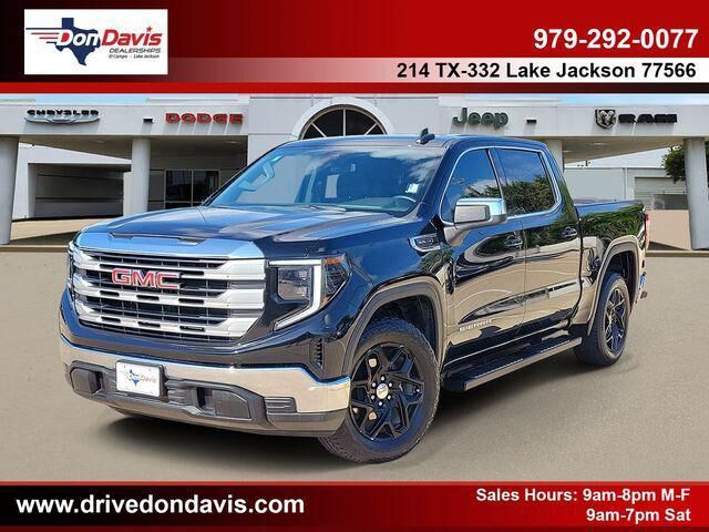 2023 GMC Sierra 1500 SLE — photo 1 of 13