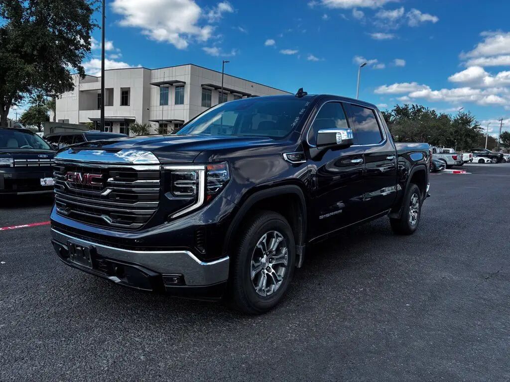 2026 GMC Sierra 1500 SLT — photo 1 of 13