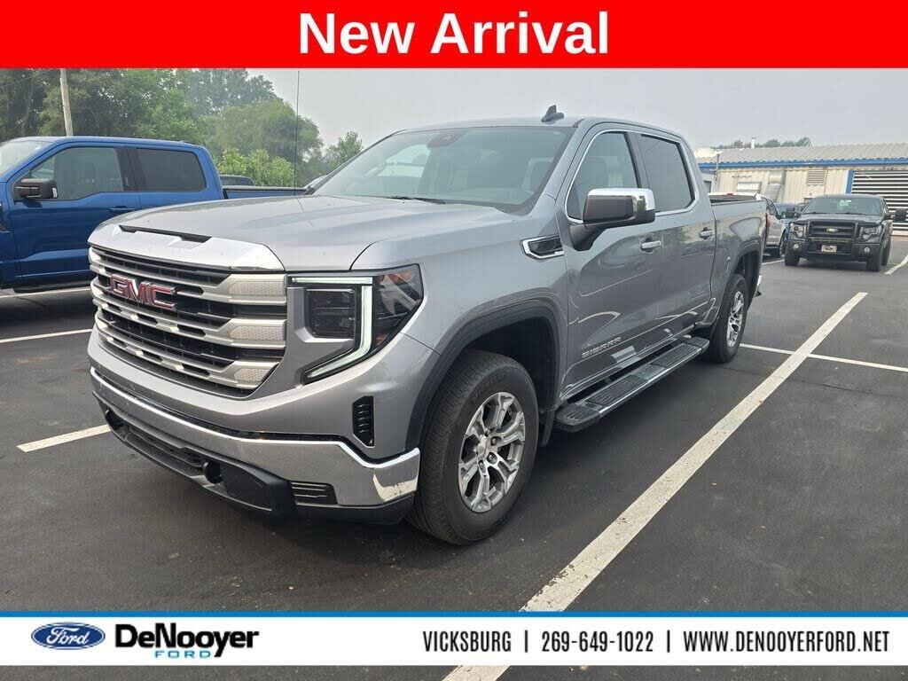2024 GMC Sierra 1500 SLE — photo 1 of 2