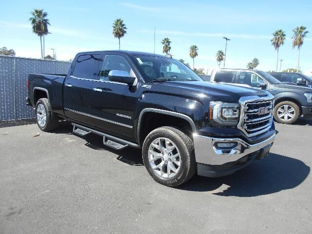 2018 GMC Sierra 1500 SLT — photo 1 of 3