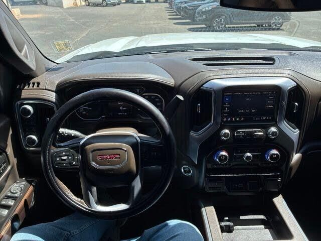 2020 GMC Sierra 1500 SLT — photo 1 of 1