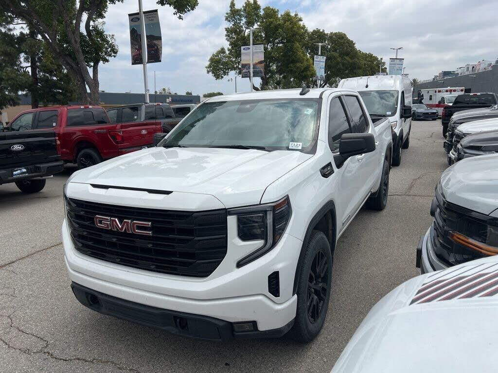 2023 GMC Sierra 1500 Elevation — photo 1 of 3