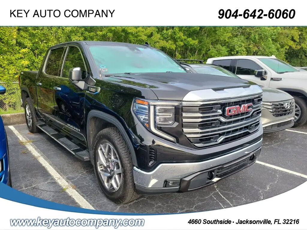2023 GMC Sierra 1500 SLT — photo 1 of 4