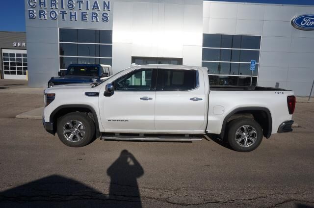 2023 GMC Sierra 1500 SLT — photo 1 of 26