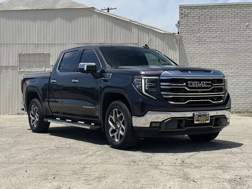 2023 GMC Sierra 1500 SLT — photo 1 of 5