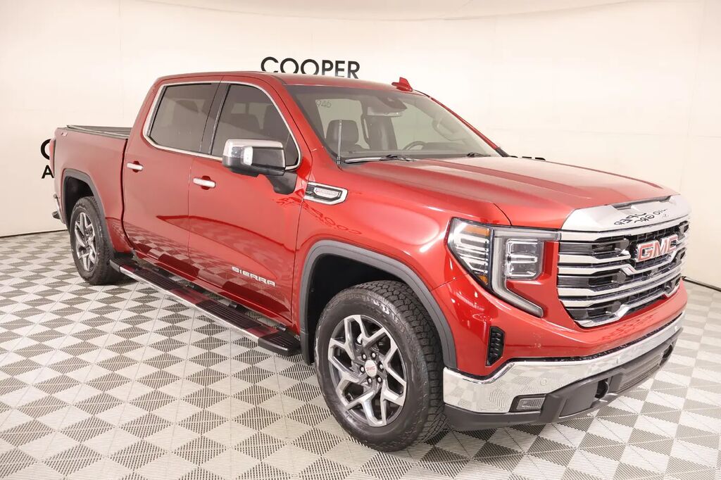 2022 GMC Sierra 1500 SLT — photo 1 of 13