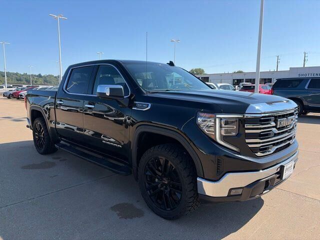2022 GMC Sierra 1500 SLT — photo 1 of 13