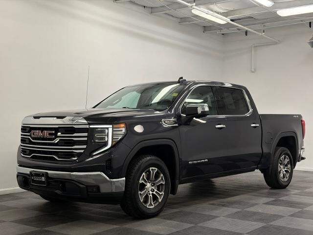 2025 GMC Sierra 1500 SLT — photo 1 of 13