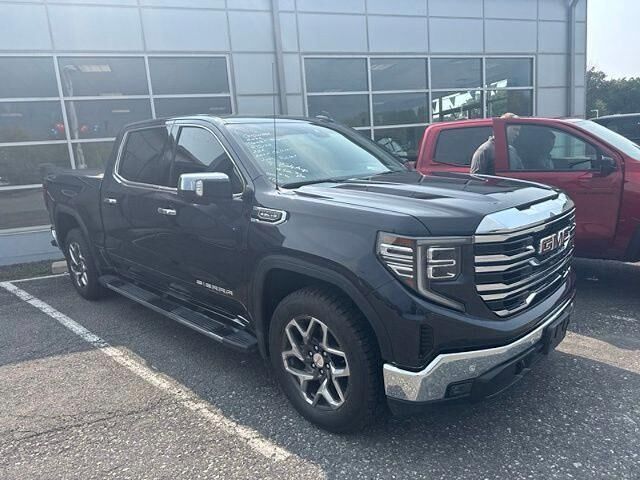 2023 GMC Sierra 1500 SLT — photo 1 of 12