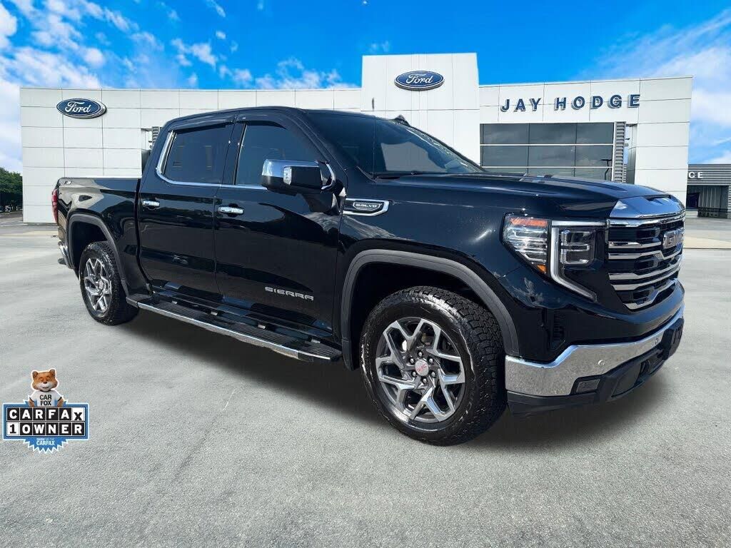 2025 GMC Sierra 1500 SLT — photo 1 of 1