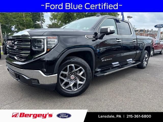 2022 GMC Sierra 1500 SLT — photo 1 of 12