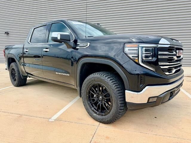 2025 GMC Sierra 1500 SLT — photo 1 of 17