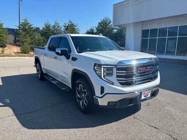 2022 GMC Sierra 1500 SLT — photo 1 of 26