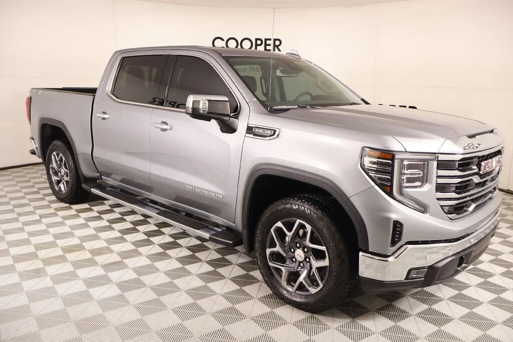 2025 GMC Sierra 1500 SLT — photo 1 of 13