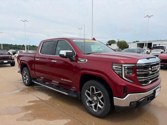 2022 GMC Sierra 1500 SLT — photo 1 of 26