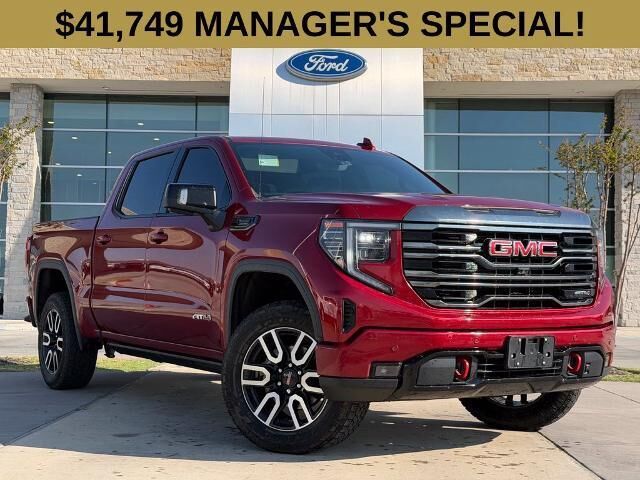 2023 GMC Sierra 1500 AT4