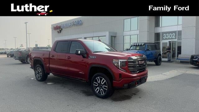 2025 GMC Sierra 1500 AT4 — photo 1 of 24