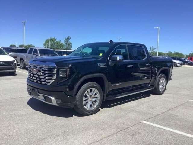 2022 GMC Sierra 1500 Denali — photo 1 of 26