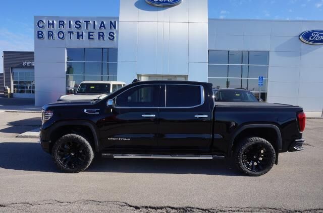 2023 GMC Sierra 1500 Denali — photo 1 of 26